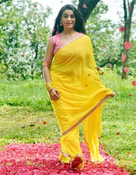 Akshara Singhs Sexy Saree Avatar Has Set The Internet Ablaze See Photo