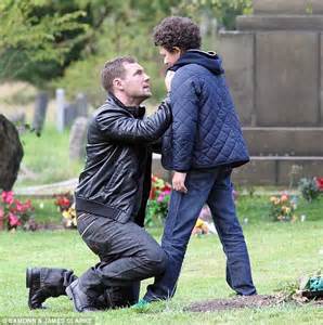 Coronation Street S Simon Barlow Goes Missing But Is Found At Tina Mcintyre S Grave By Killer
