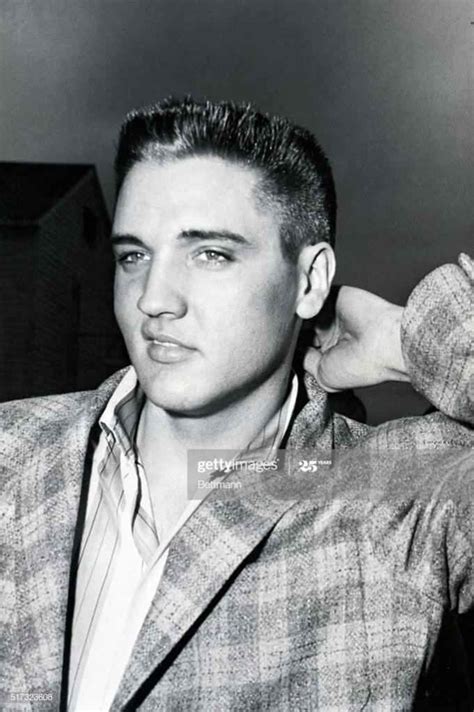 Crew cut with flat top. 12 Best 1950's Men's Hairstyles - EntertainmentMesh