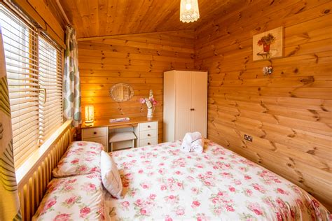 Our log cabin and winter cottage holidays are all about offering the full winter getaway experience. Bramble Lodge Log Cabin - Log Cabin Holidays UK