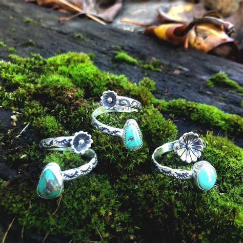 Whether you want to send flowers tomorrow to someone nearby or afar, proflowers florist express can help you make it happen. 🖤3 Flower twist rings getting listed tomorrow🖤 dm if you ...
