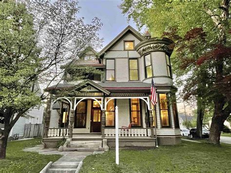 c.1879 Queen Anne Victorian Home For Sale in Evansville, IN $395,000