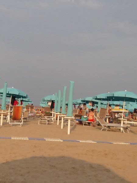 Appartamento trilocale (max 6 posti letto) o monolocale (max 4 posti letto) con favolosa vista mare disponibile a prezzo vantaggiosissimo con periodo a scelta: 1 recensioni e 16 foto per CASAMIA homebeach comodo ...