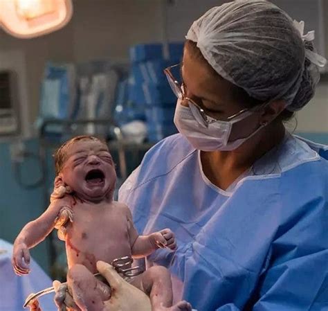 La Historia De La Foto Viral De La Bebé Recién Nacida Que Está Muy