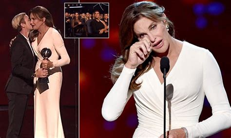 Caitlyn Jenner Accepts Arthur Ashe Courage Award At Espys 2015 In Tears