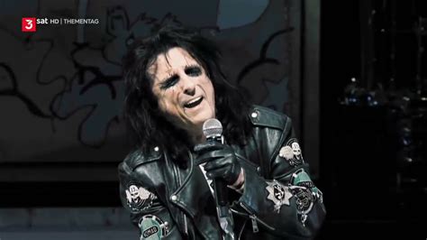 1989 Alice Cooper Poison Mit Mega Intro Live 2017 Youtube