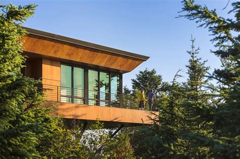 15 Hillside Homes That Know How To Embrace The Landscape