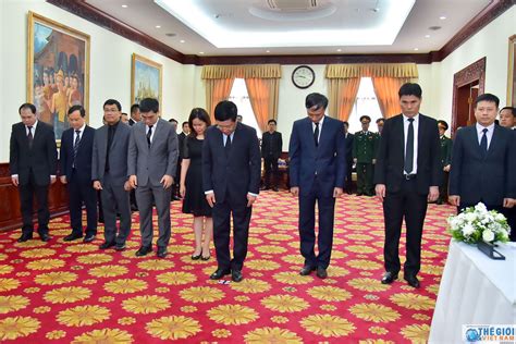 Nhức nhối tình trạng chiếm. Phó Thủ tướng Phạm Bình Minh viếng nguyên Thủ tướng Chính phủ Lào