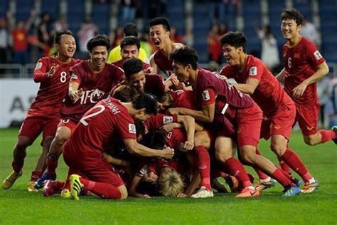 Trọng hoàng không thể dự vòng loại world cup 2022 vì chấn thương ở vòng 11 v.league 2021. Bốc thăm vòng loại World Cup 2022 khu vực châu Á: Tuyển Việt Nam mong chờ điều gì?