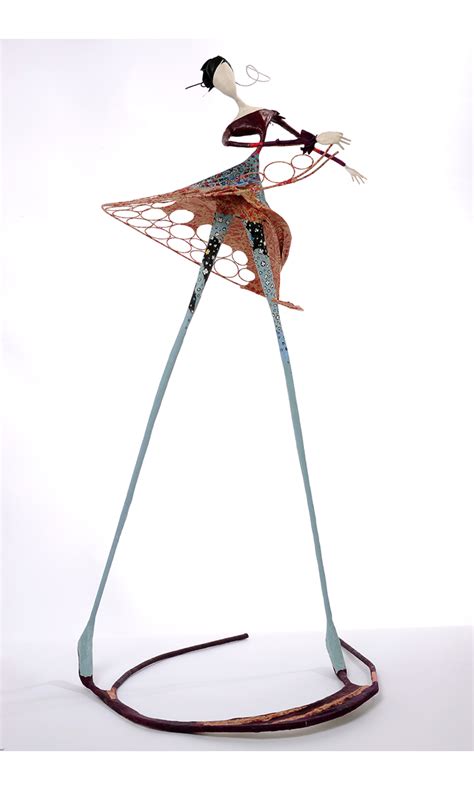 Lauref | sculpture | Armature sculpture, Sculpture, Wire sculpture