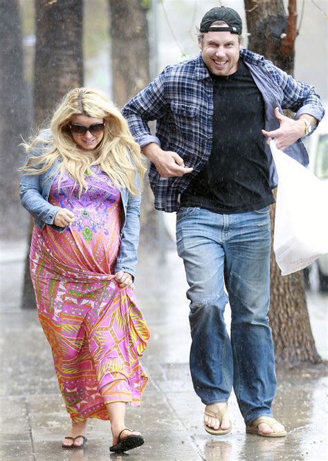 Can Everyone Stop Calling Nine Months Pregnant Jessica Simpson “fat