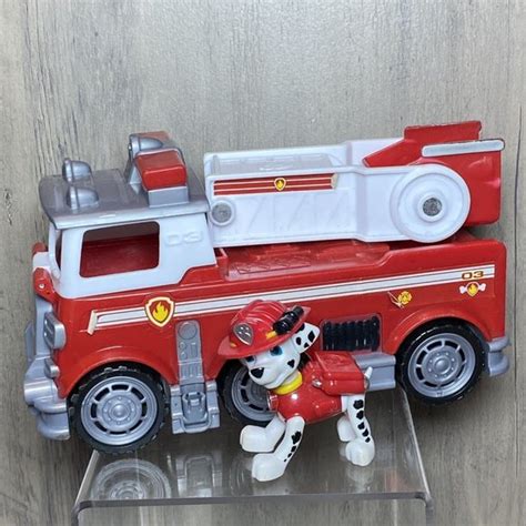 Spinmaster Toys Paw Patrol Ultimate Rescue Marshalls Fire Truck