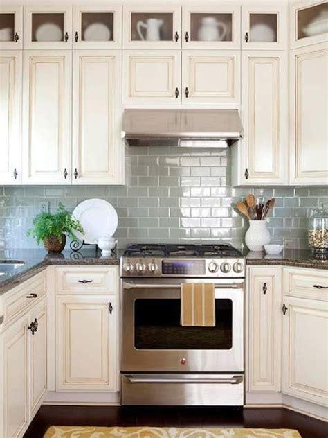 Pick a bright color if your cream kitchen cabinets are used for parties and entertainment. Nice 50 Inspiring Cream Colored Kitchen Cabinets Decor ...