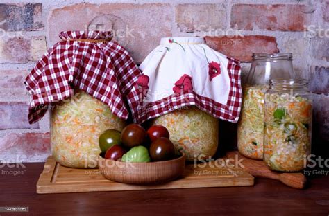 Photo libre de droit de Conservation De Fermentation Choucroute Dans