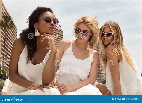 Group Of Multiracial Girlfriends Having Fun Together Stock Image Image Of Carlo Fashionable