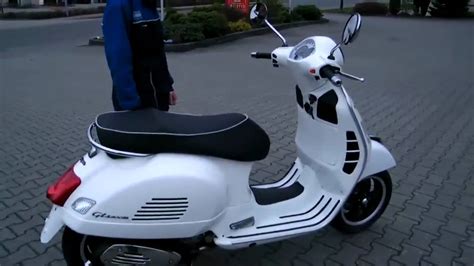 The super sport comes in an understated gray or vibrant yellow that just screams take me to the beach. └ gts super 300 sport: HC Anleitung: Vespa GTS 300 Super 2010 Roller - YouTube