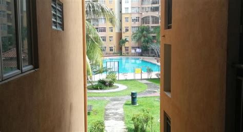 Renting a room with homestay in georgetown offers host family accommodation, ideal for all types of travel including tourists, students, gap year. Homestay Mantin Selesa dengan swimming pool Entire ...