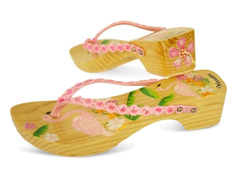 Womens Beach Sandals In Tropical And Hawaiian Styles