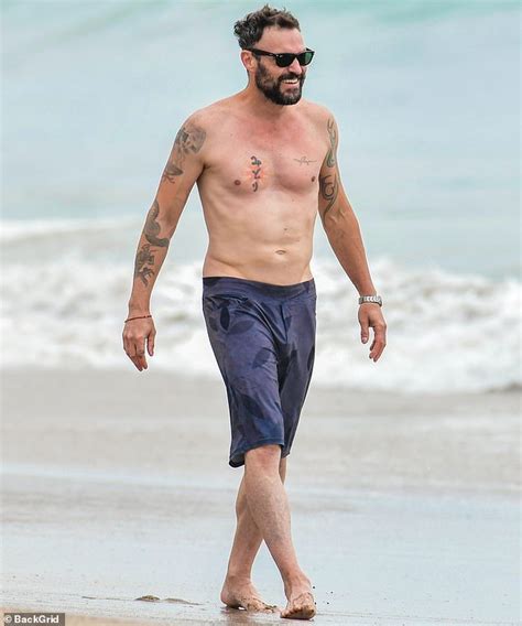 Actor and rapper brian austin green is truly a renaissance man for our times. Brian Austin Green shirtless on beach after Tina Louise ...