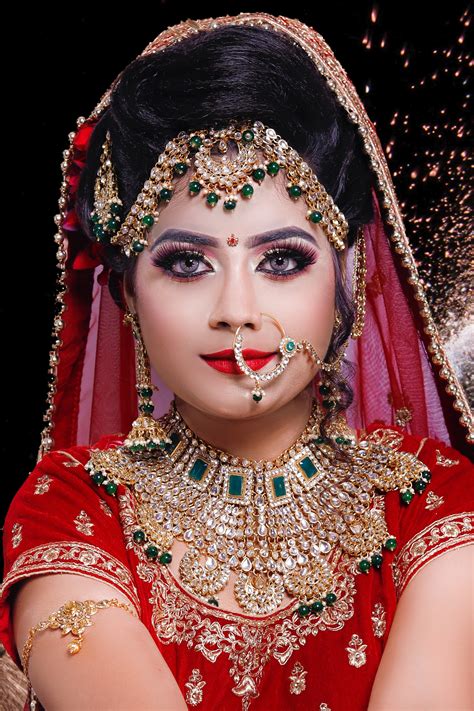 Indian Bridal Makeup Photos Pictures Wavy Haircut