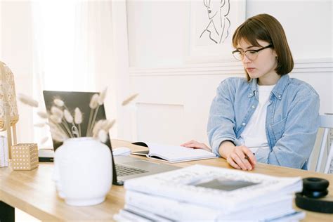 5 Best Jobs for Introverts (How to Thrive in an Extroverted World