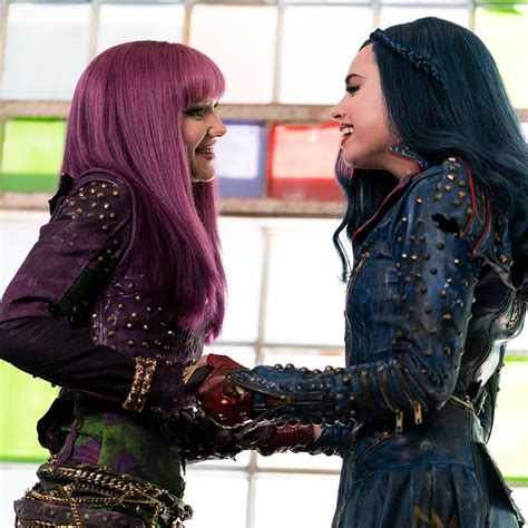 Dove Cameron And Sofia Carson Descendants 2 Imagenes De Hot Sex Picture