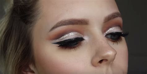 7 Glitter Cut Crease Makeup Tutorials That Will Inspire You To Try This
