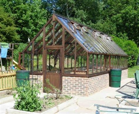 How To Purchase A Small Inexpensive Greenhouse