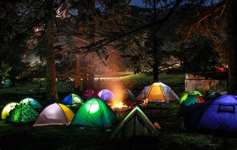 pitchup s top tips for camping in large groups