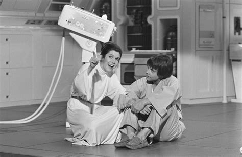 The Sweetest Photos Of Carrie Fisher Behind The Scenes On Star Wars Star Wars Trilogy Star