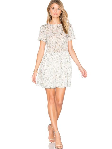 There's something about a brand new outfit that's hard to resist! 15 Floral Dresses Perfect for Summer Wedding Guests