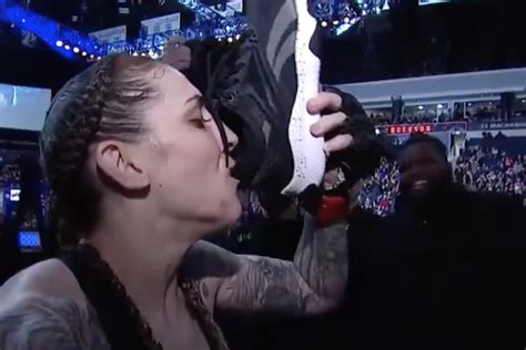 video megan anderson does a shoey after ufc norfolk knockout mma fighting
