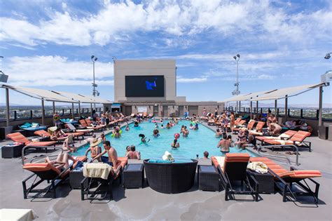 Las Vegas Topless Pool Guide And Etiquette Oyster