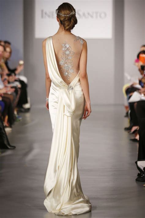 20 Wedding Dresses With Beautiful Back Details