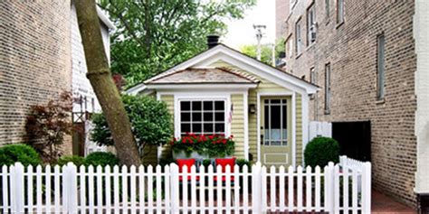 Tiny Chicago Home Historic Old Town Cottage