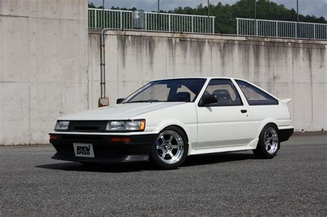 Toyota corolla levin ae86 (sprinter trueno) hachiroku is the fifth generation of corolla and the fourth version of levin modification. 86 Levin