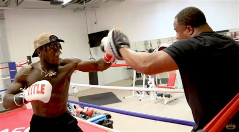 Former Nba Player Nate Robinson Isnt One To Back Away From A Fight The Ring