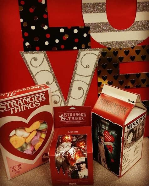 Stranger Things Valentine Boxes · How To Make A Box · Papercraft On