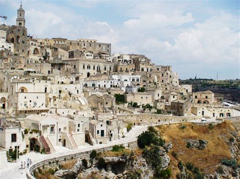 Matera is one of the most interesting and beautiful tourist destinations in one of the most gorgeous things you can see in matera while strolling through its fabulous city centre. Guida Basilicata : foto, cartoline e immagini | Tuttocittà