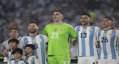 Selección Argentina El Dibu Martínez Se Emocionó Hasta Las Lágrimas