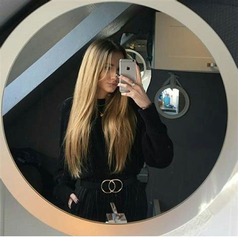 Pin By On Tumblr Ideas Mirror Selfie Poses Blonde Girl Selfie
