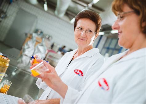 Uelzena baut neuen sprühturm pressemitteilung lesen. Uelzena Gruppe - Labor - Uelzen - Arbeitswelten