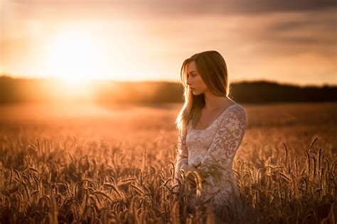 The Story Behind These Simple And Stunning Natural Light Portraits 500px