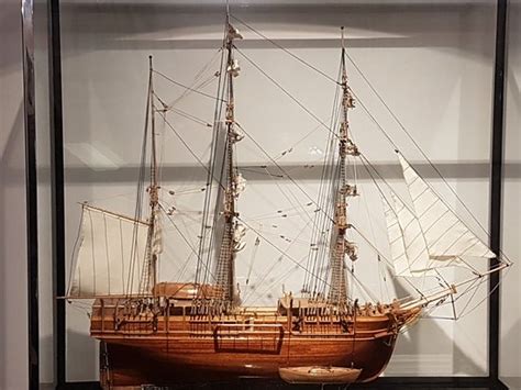 Model Of 19th Century Whaling Ship Picture Of Hull