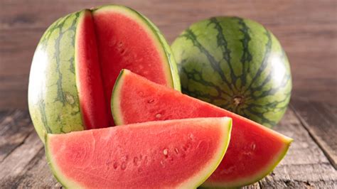 richtig reif fünf tipps wie sie eine süße wassermelone erkennen