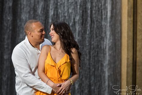 Houston Waterwall Engagement Photoshoot Marriage Photoshoot