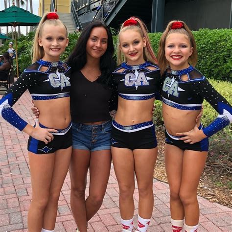 Cheerleaders Cheer Outfits Cute Girl Outfits Cheerleading Outfits