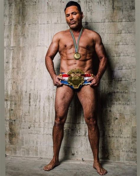 Boxing Great Oscar De La Hoya Goes Naked To Flaunt Stunning Surgery Boosted Abs Daily Star