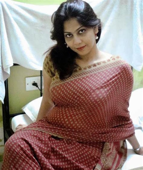 Celebrity Trends Photography Hot Desi Gujarati Aunty Pictures In Saree