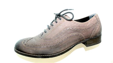Glänzende optiken in schwarz oder braun sind perfekt für gehobene anlässe während. STREET Budapester Schnür Halb Schuhe - wolkengang.de ...